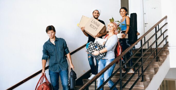 5 Reasons Why Students Should Capitalise on Self Storage This Summer